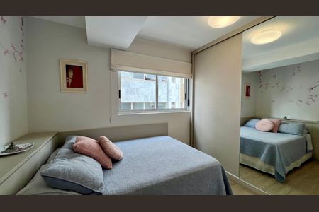 Apartamento à venda com 151m², 3 quartos e 3 vagasSuíte 2