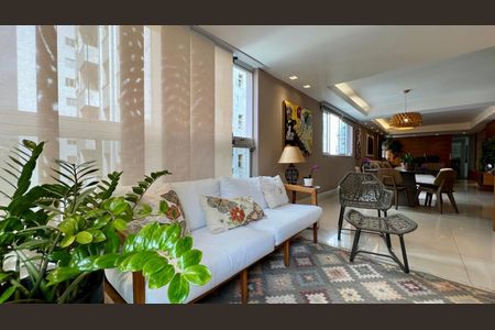 Apartamento à venda com 151m², 3 quartos e 3 vagasSala