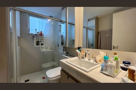 Apartamento à venda com 151m², 3 quartos e 3 vagasBanheiro Suíte 1