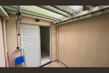 Apartamento à venda com 83m², 3 quartos e 2 vagasQuarto 1 Varanda