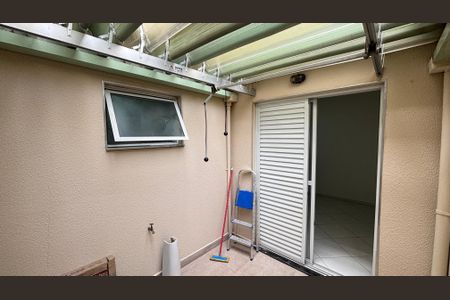 Apartamento à venda com 83m², 3 quartos e 2 vagasQuarto 1 Varanda