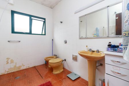 Casa à venda com 175m², 3 quartos e 2 vagasSuíte - Banheiro