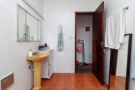 Casa à venda com 175m², 3 quartos e 2 vagasSuíte - Banheiro