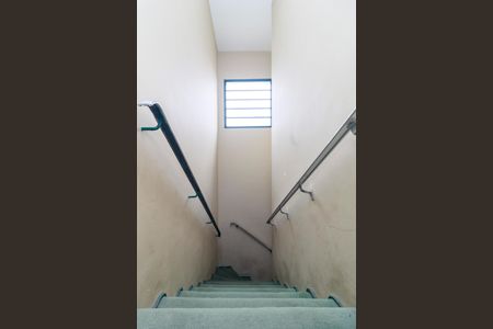 Casa à venda com 175m², 3 quartos e 2 vagasEscada