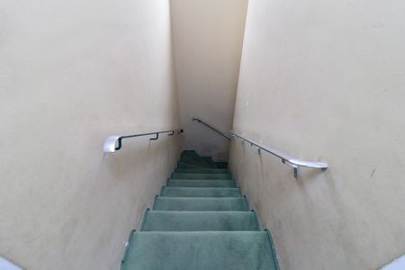 Casa à venda com 175m², 3 quartos e 2 vagasEscada