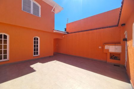 Casa para alugar com 400m², 3 quartos e 10 vagas Casa para alugar com 400m², 3 quartos e 10 vagasQuintal