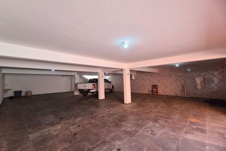Casa para alugar com 400m², 3 quartos e 10 vagas Casa para alugar com 400m², 3 quartos e 10 vagasGaragem