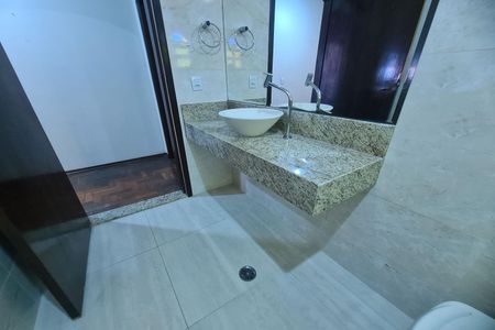 Casa para alugar com 400m², 3 quartos e 10 vagas Casa para alugar com 400m², 3 quartos e 10 vagasBanheiro Social