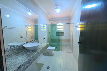 Casa para alugar com 400m², 3 quartos e 10 vagas Casa para alugar com 400m², 3 quartos e 10 vagasBanheiro Social