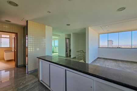 Apartamento à venda com 360m², 4 quartos e 4 vagas Apartamento à venda com 360m², 4 quartos e 4 vagasCozinha