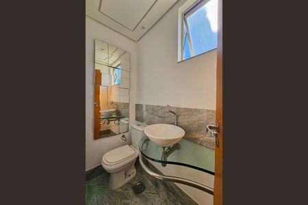 Apartamento à venda com 360m², 4 quartos e 4 vagas Apartamento à venda com 360m², 4 quartos e 4 vagasLavabo