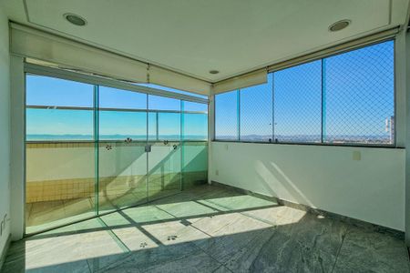 Apartamento à venda com 360m², 4 quartos e 4 vagas Apartamento à venda com 360m², 4 quartos e 4 vagasSala 2