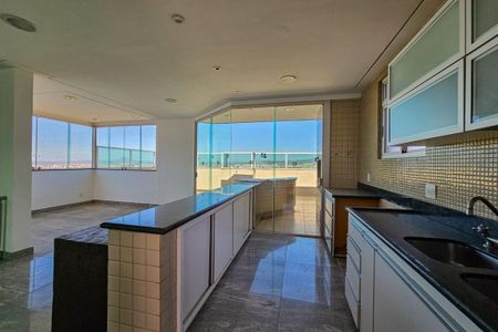 Apartamento à venda com 360m², 4 quartos e 4 vagas Apartamento à venda com 360m², 4 quartos e 4 vagasCozinha