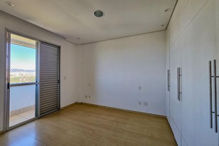 Apartamento à venda com 360m², 4 quartos e 4 vagas Apartamento à venda com 360m², 4 quartos e 4 vagasSuíte 2