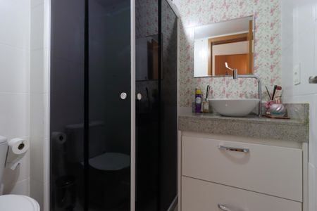 Apartamento à venda com 51m², 2 quartos e 2 vagasBanheiro da Suíte 2