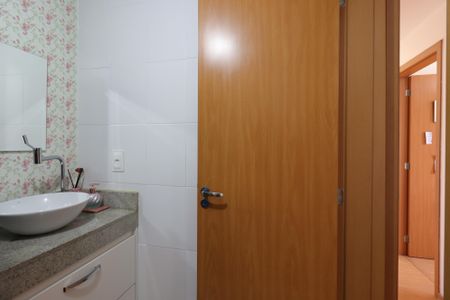 Apartamento à venda com 51m², 2 quartos e 2 vagasBanheiro da Suíte 2