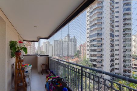 Apartamento à venda com 211m², 3 quartos e 4 vagasVaranda