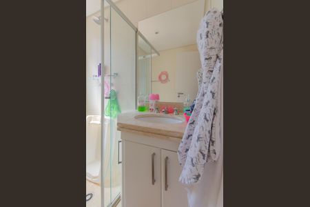 Apartamento à venda com 211m², 3 quartos e 4 vagasBanheiro da Suíte 2