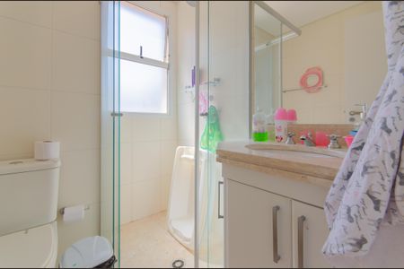 Apartamento à venda com 211m², 3 quartos e 4 vagasBanheiro da Suíte 2