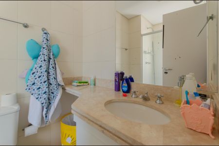 Apartamento à venda com 211m², 3 quartos e 4 vagasBanheiro da Suíte 1