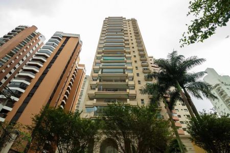 Apartamento à venda com 211m², 3 quartos e 4 vagasFachada