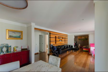 Apartamento à venda com 211m², 3 quartos e 4 vagasSala