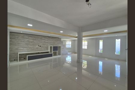 Casa de condomínio à venda com 468m², 4 quartos e 6 vagasSala