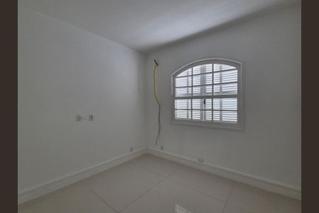 Casa de condomínio à venda com 468m², 4 quartos e 6 vagasQuarto