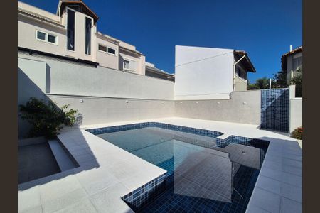 Casa de condomínio à venda com 468m², 4 quartos e 6 vagasÁrea externa