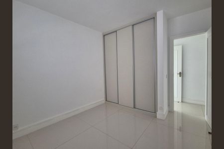 Casa de condomínio à venda com 468m², 4 quartos e 6 vagasQuarto