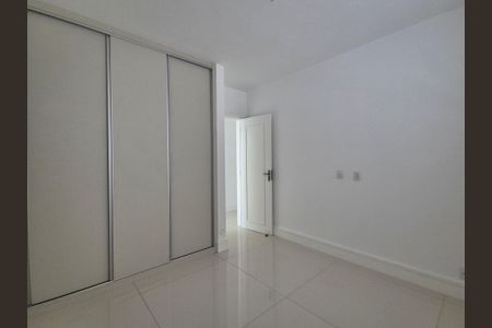 Casa de condomínio à venda com 468m², 4 quartos e 6 vagasQuarto