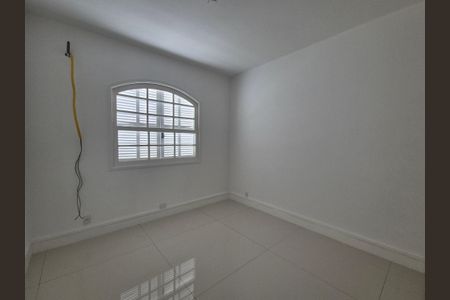 Casa de condomínio à venda com 468m², 4 quartos e 6 vagasQuarto