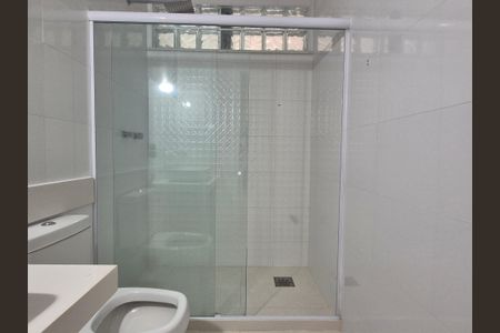 Casa de condomínio à venda com 468m², 4 quartos e 6 vagasBanheiro Social