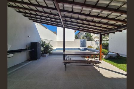 Casa de condomínio à venda com 468m², 4 quartos e 6 vagasVaranda gourmet