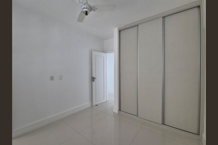 Casa de condomínio à venda com 468m², 4 quartos e 6 vagasSuíte 3