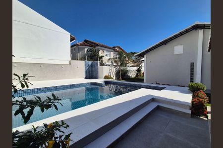 Casa de condomínio à venda com 468m², 4 quartos e 6 vagasÁrea externa