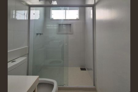 Casa de condomínio à venda com 468m², 4 quartos e 6 vagasBanheiro da Suíte 3