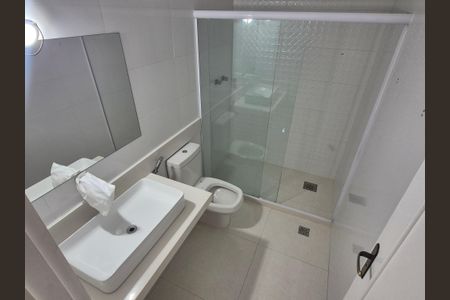 Casa de condomínio à venda com 468m², 4 quartos e 6 vagasBanheiro Social