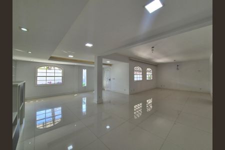 Sala de casa de condomínio à venda com 4 quartos, 468m² em Barra da Tijuca, Rio de Janeiro