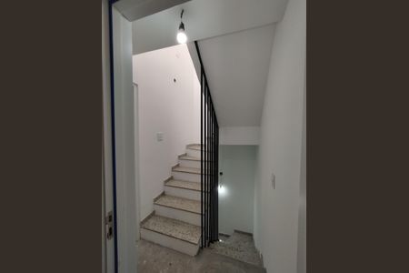 Casa para alugar com 100m², 2 quartos e 1 vaga Casa para alugar com 100m², 2 quartos e 1 vagaCorredor