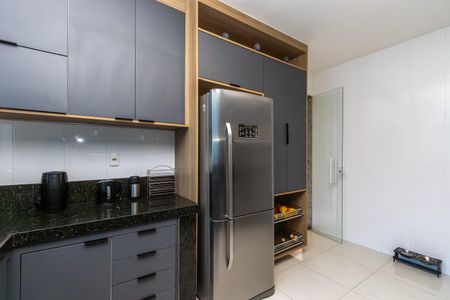 Apartamento à venda com 200m², 3 quartos e 6 vagasCozinha