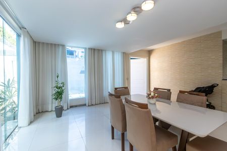 Sala de Jantar de apartamento à venda com 3 quartos, 200m² em Heliópolis, Belo Horizonte