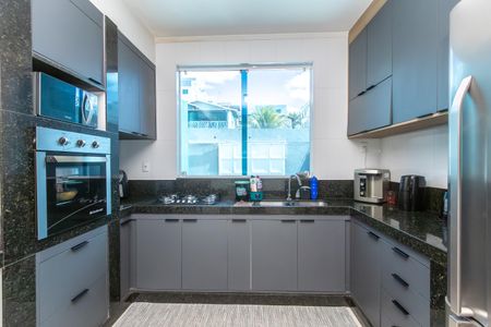 Apartamento à venda com 200m², 3 quartos e 6 vagasCozinha