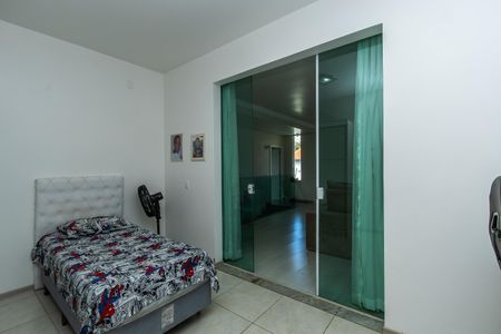 Apartamento à venda com 200m², 3 quartos e 6 vagasQuarto