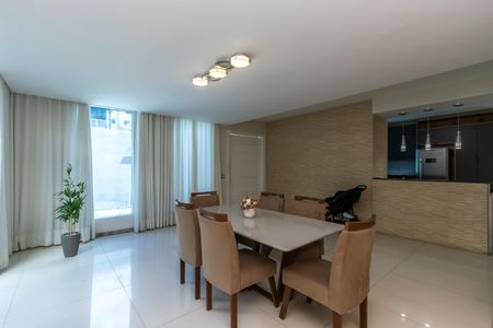 Apartamento à venda com 200m², 3 quartos e 6 vagasSala de Jantar