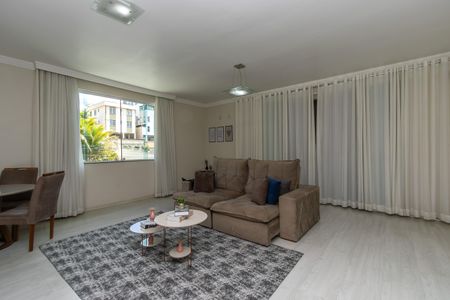 Apartamento à venda com 200m², 3 quartos e 6 vagasSala