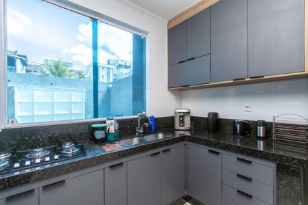 Apartamento à venda com 200m², 3 quartos e 6 vagasCozinha