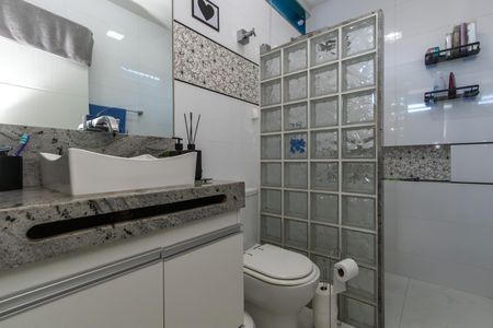 Apartamento à venda com 200m², 3 quartos e 6 vagasBanheiro da Suíte 2