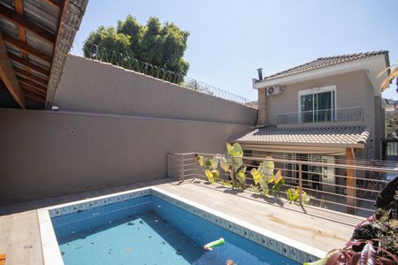 Casa para alugar com 350m², 3 quartos e 4 vagasPiscina