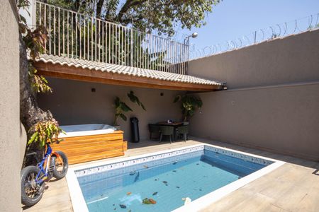 Casa para alugar com 350m², 3 quartos e 4 vagasPiscina